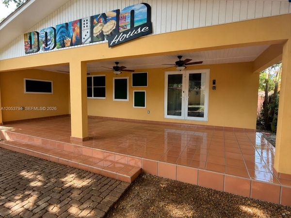 985 SW 10th St, Unit 3, Miami, FL 33130