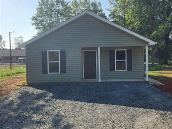 199 S 12th Avenue , Mayodan, NC 27027