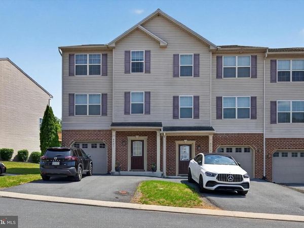 6421 CREEKBEND DRIVE , MECHANICSBURG, PA 17050