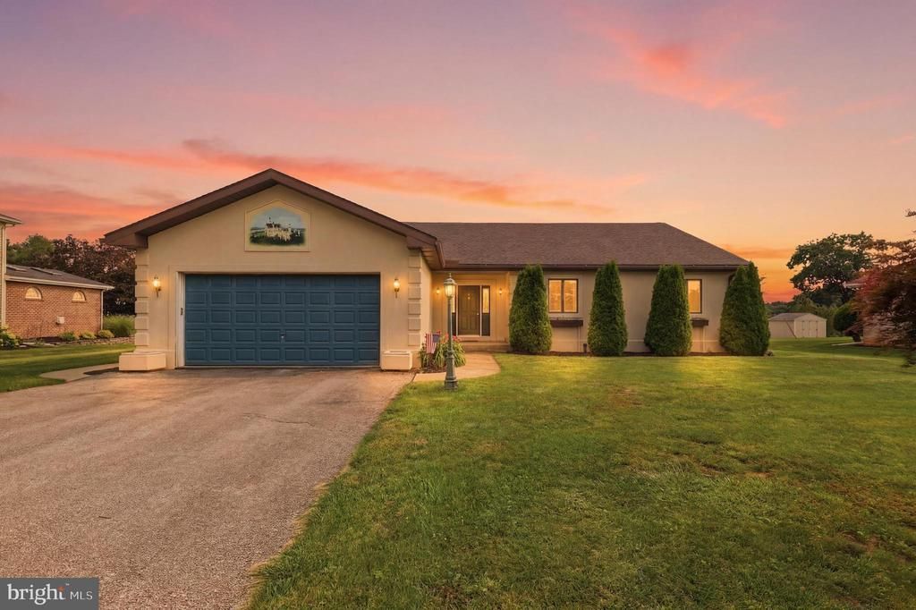 2884 SUNSET DRIVE, DALLASTOWN, PA 17313