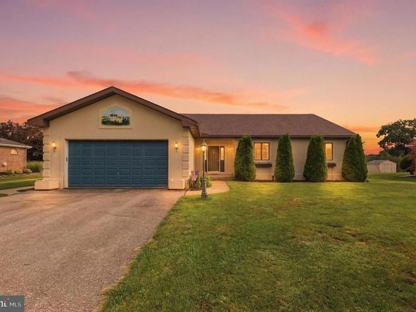 2884 SUNSET DRIVE, DALLASTOWN, PA 17313