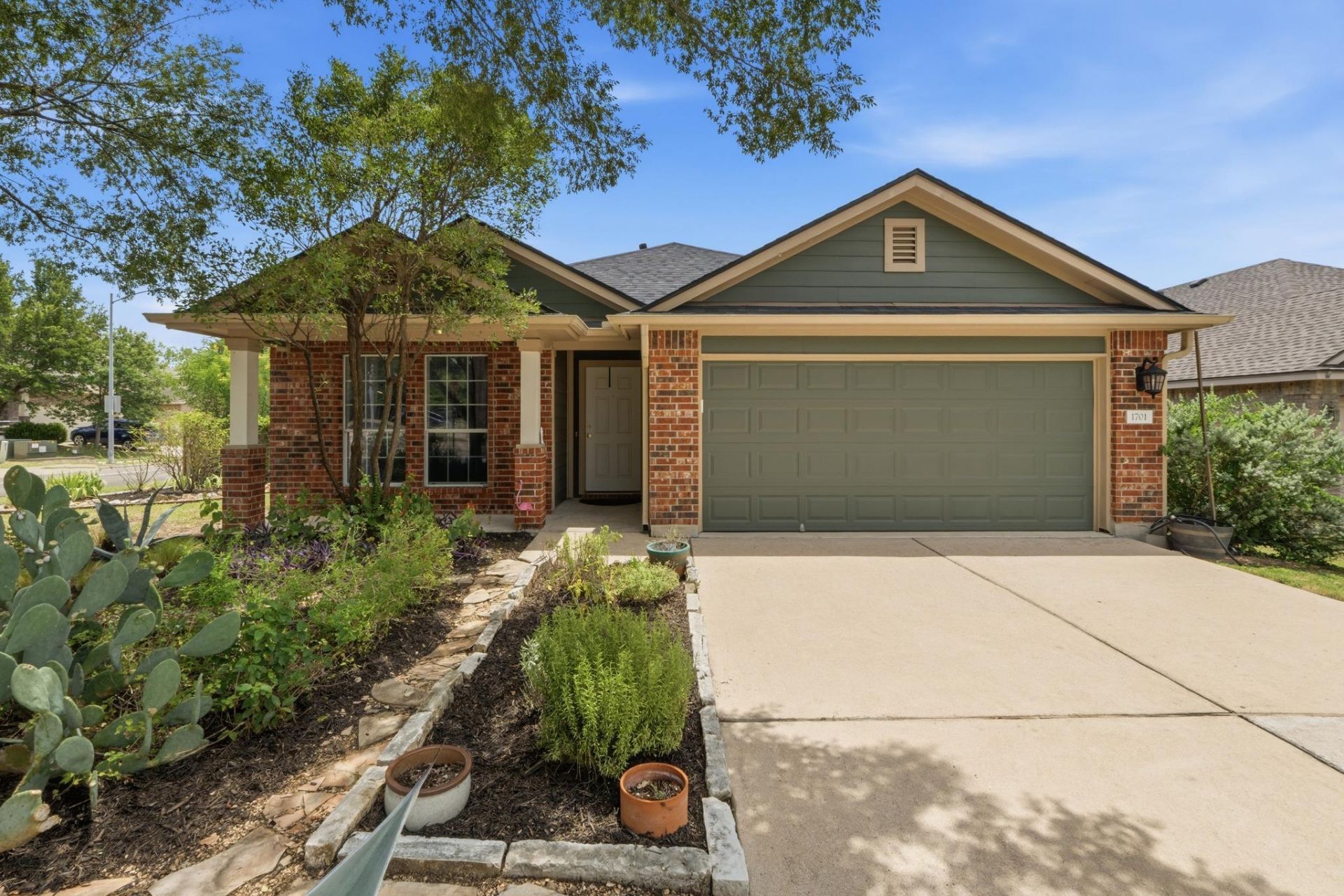 1701 Mcclannahan Dr, Austin, TX 78748 Main Photo