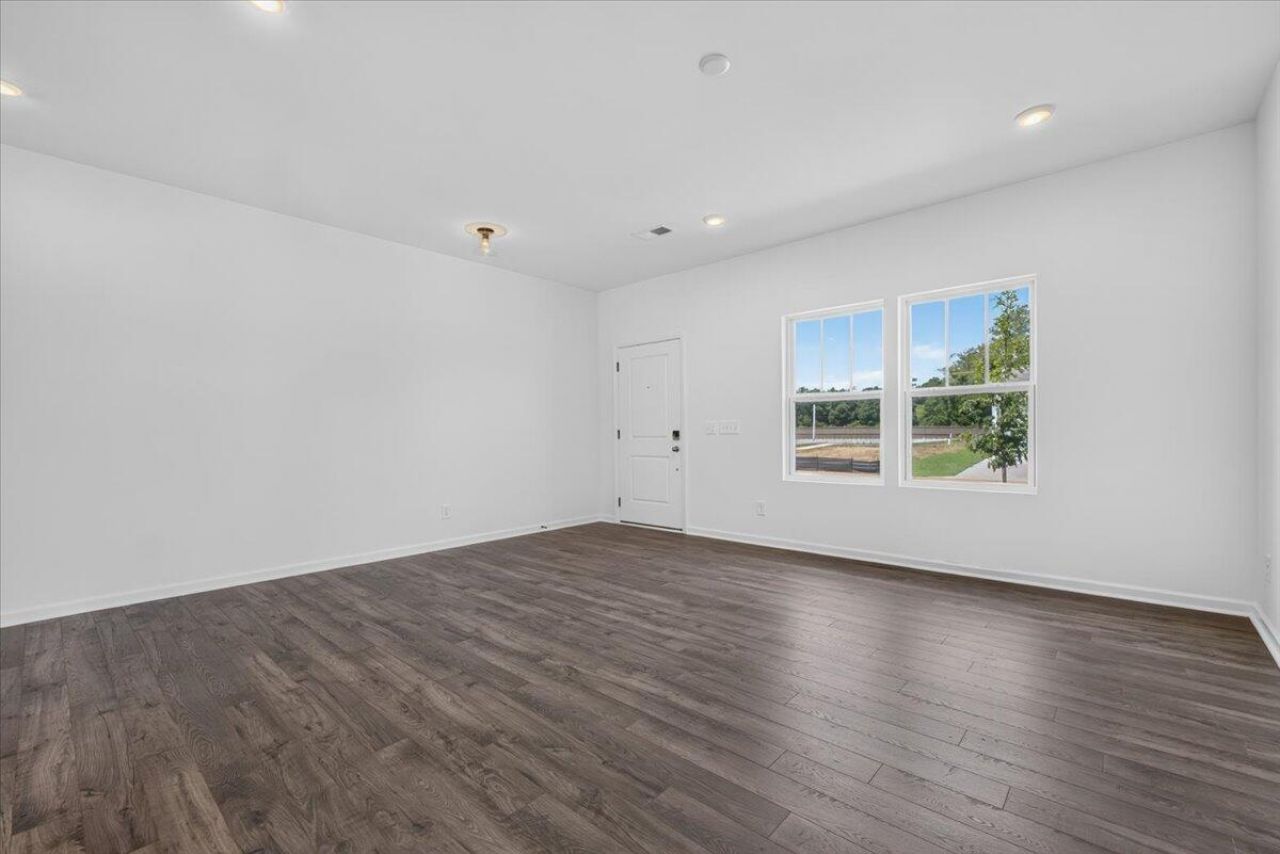 1036 Toland Drive Photo 7