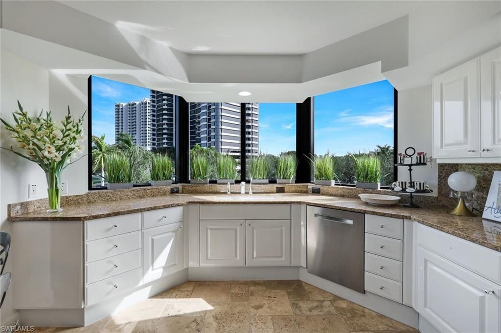 6597 Nicholas Blvd, Unit 306, Naples, FL 34108 Photo
