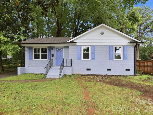 835 Ranch Road , Charlotte, NC 28208