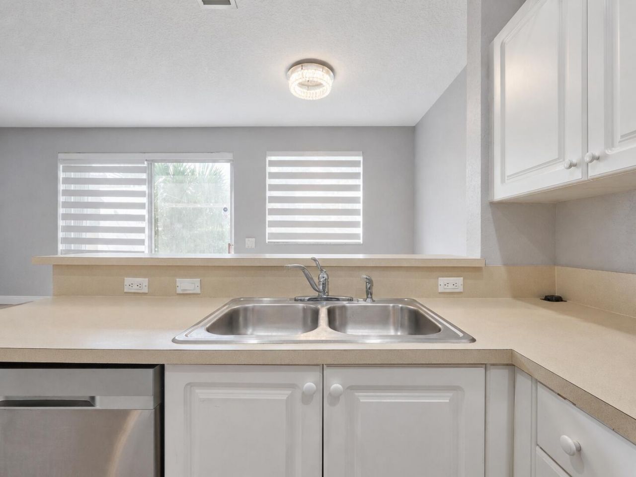 4750 NW 117th Avenue, Coral Springs, FL 33076 Photo