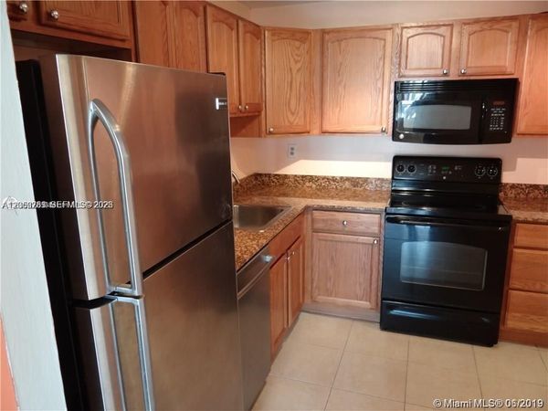 2741 Taft St , Unit 206, Hollywood, FL 33020