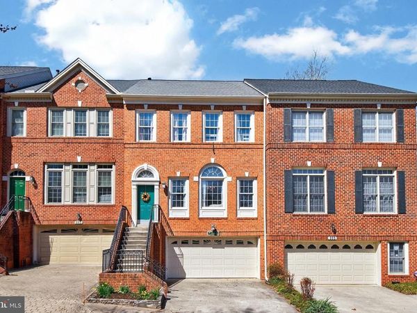 105 CROFTON HILL LANE, ROCKVILLE, MD 20850