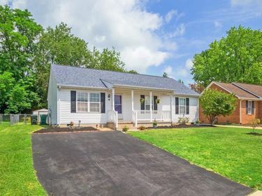 537 EDWARDIAN LN , WAYNESBORO, VA 22980