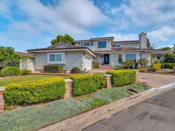972 Skylark Drive, La Jolla, CA 92037