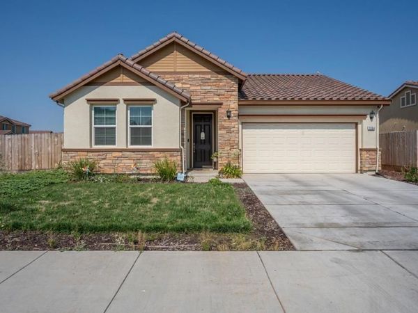 1964 Gus Villalta Drive, Los Banos, CA 93635