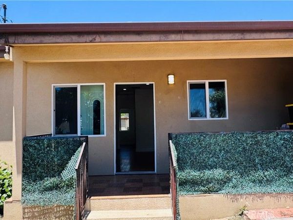 15049 15051 La Mesa, Los Angeles, CA 91342