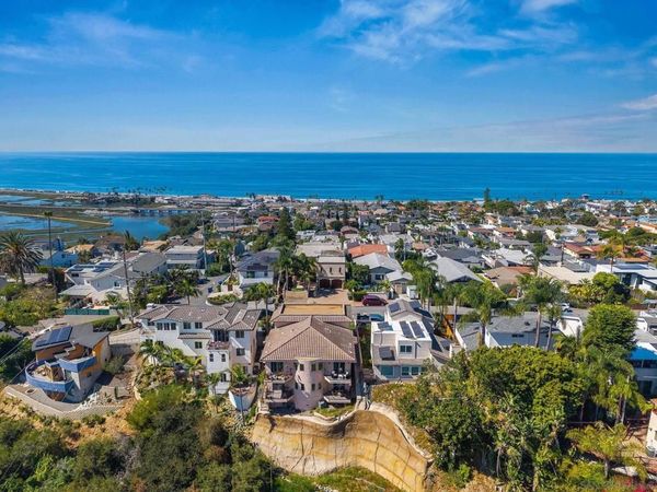 2483 Oxford Ave, Cardiff By The Sea, CA 92007