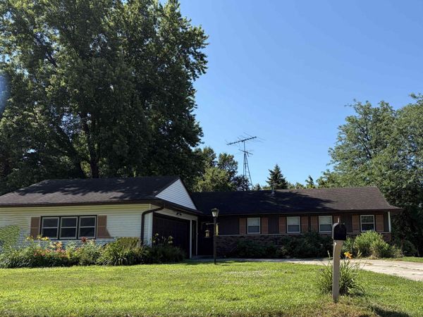 405 Vinton Avenue, Eldora, IA 50627