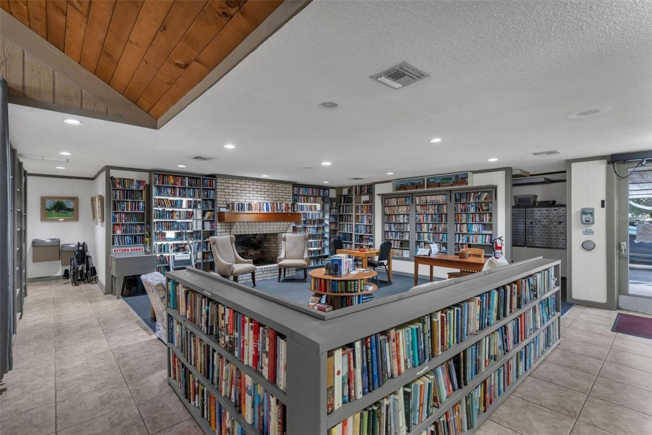 3712 S Citrus Circle, Unit GE, Zellwood, FL 32798 Photo