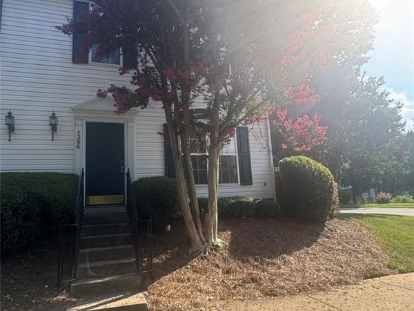 1306 Stourbridge Lion Drive , Charlotte, NC 28213