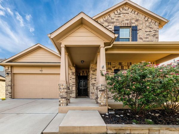 925 Woodduck TRL, Leander, TX 78641