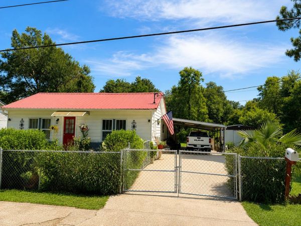 1105 Mc Arthur , DeRidder, LA 70634