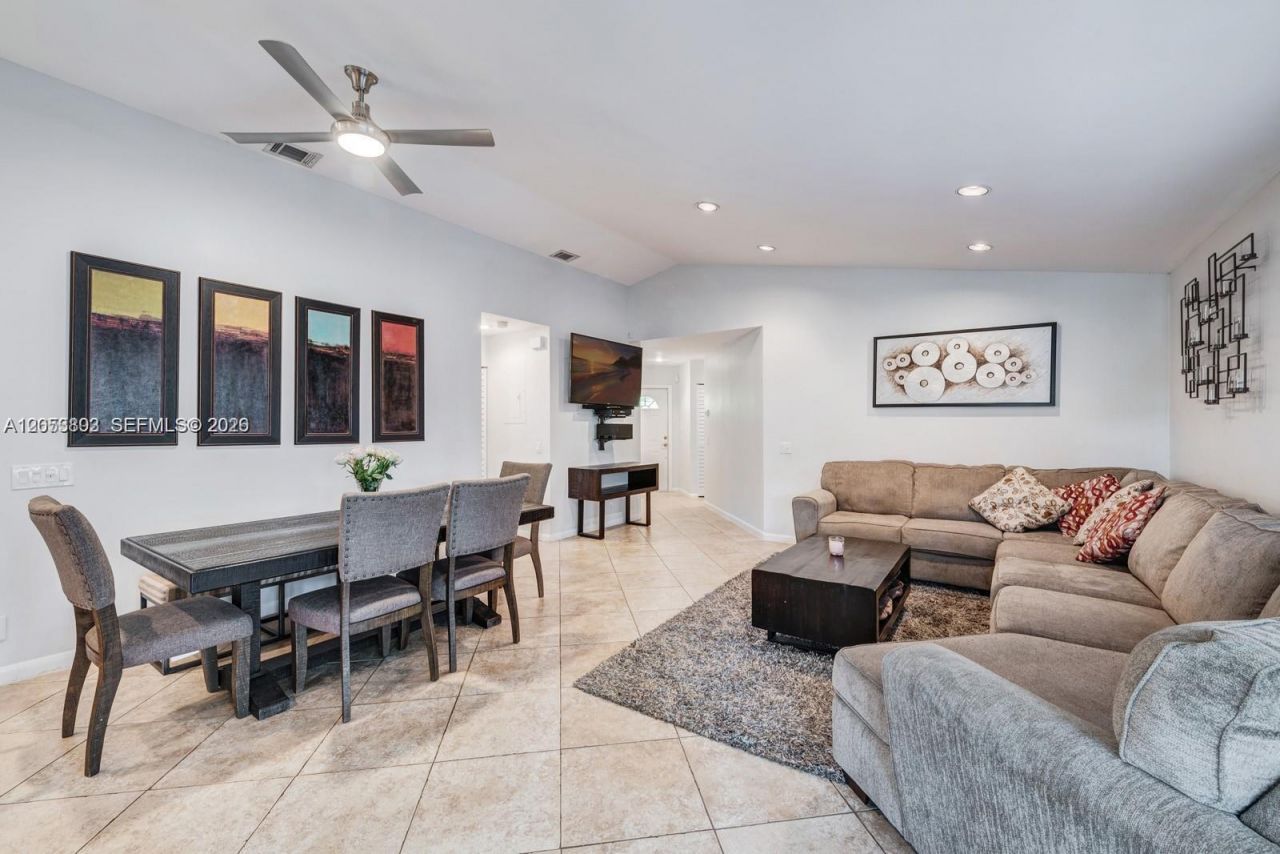 1377 Garden Rd, Unit 1377, Weston, FL 33326 Photo