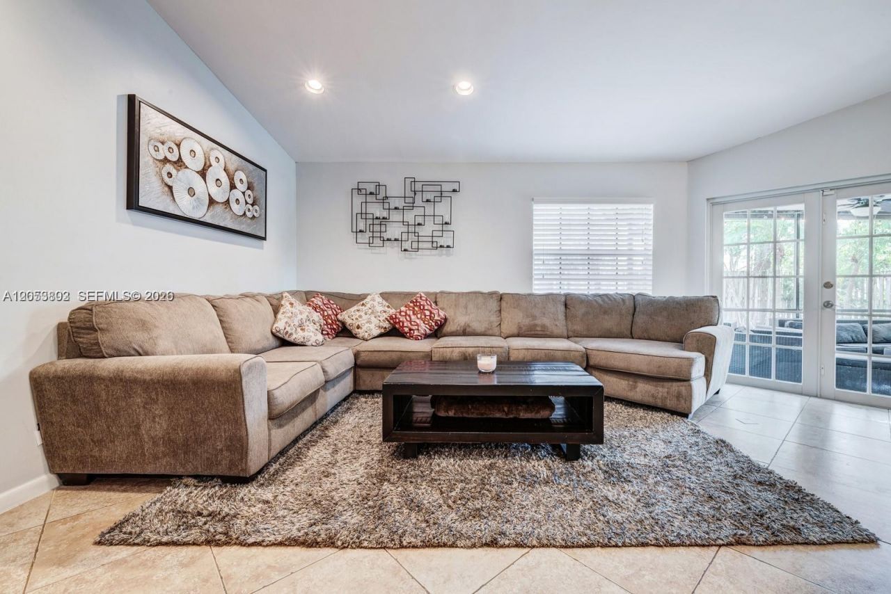1377 Garden Rd, Unit 1377, Weston, FL 33326 Photo