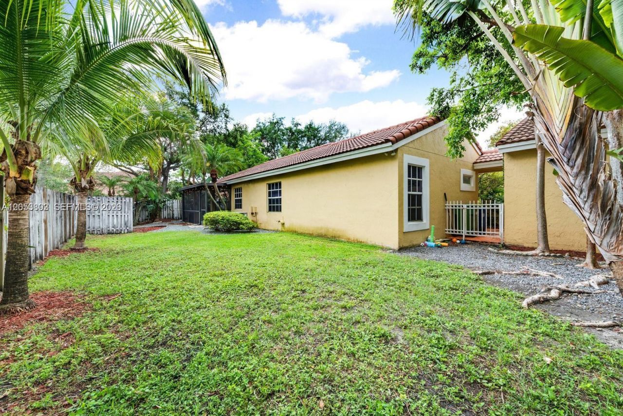 1377 Garden Rd, Unit 1377, Weston, FL 33326 Photo