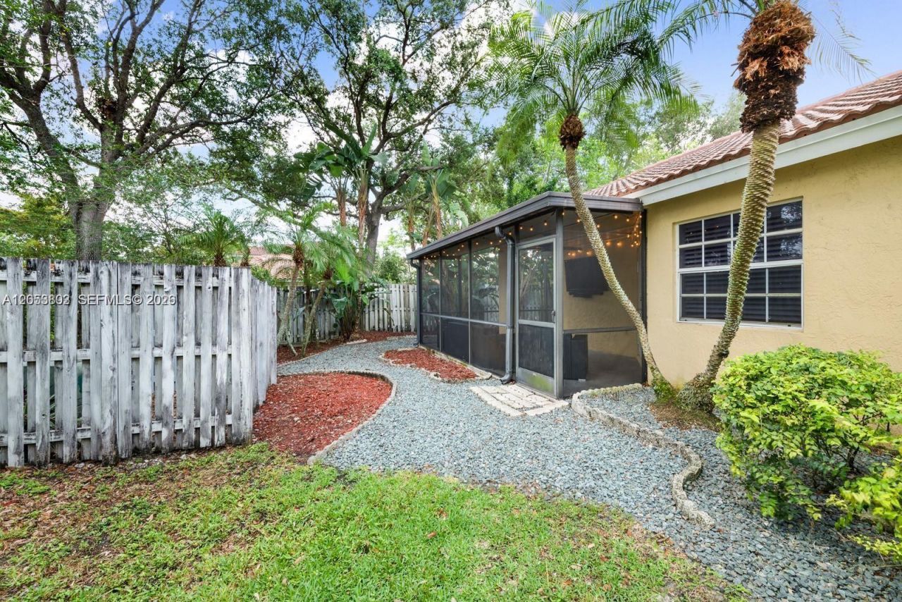 1377 Garden Rd, Unit 1377, Weston, FL 33326 Photo