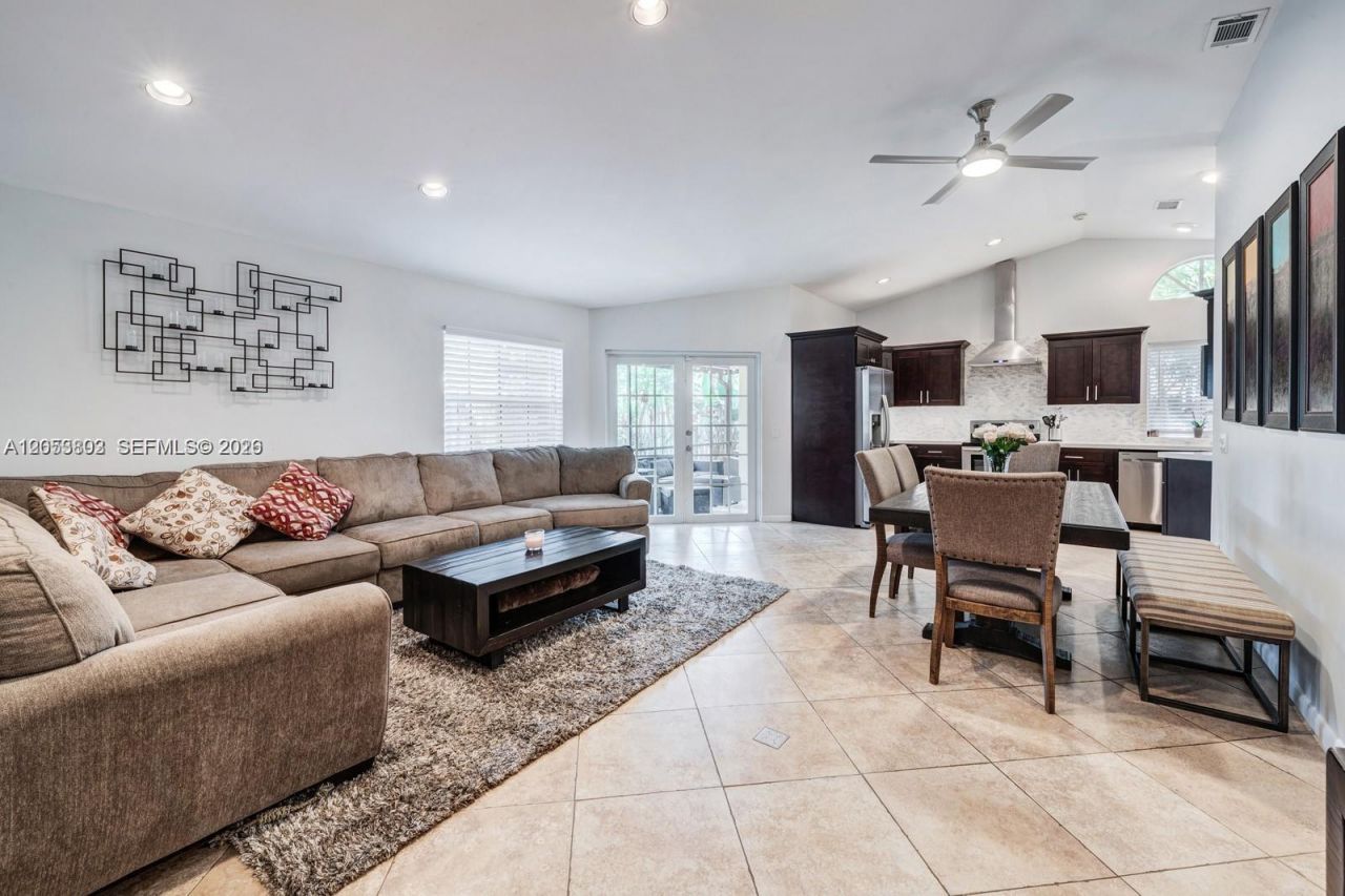 1377 Garden Rd, Unit 1377, Weston, FL 33326 Photo