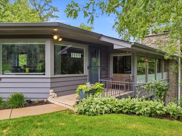 301 Ardmore Drive, Golden Valley, MN 55422