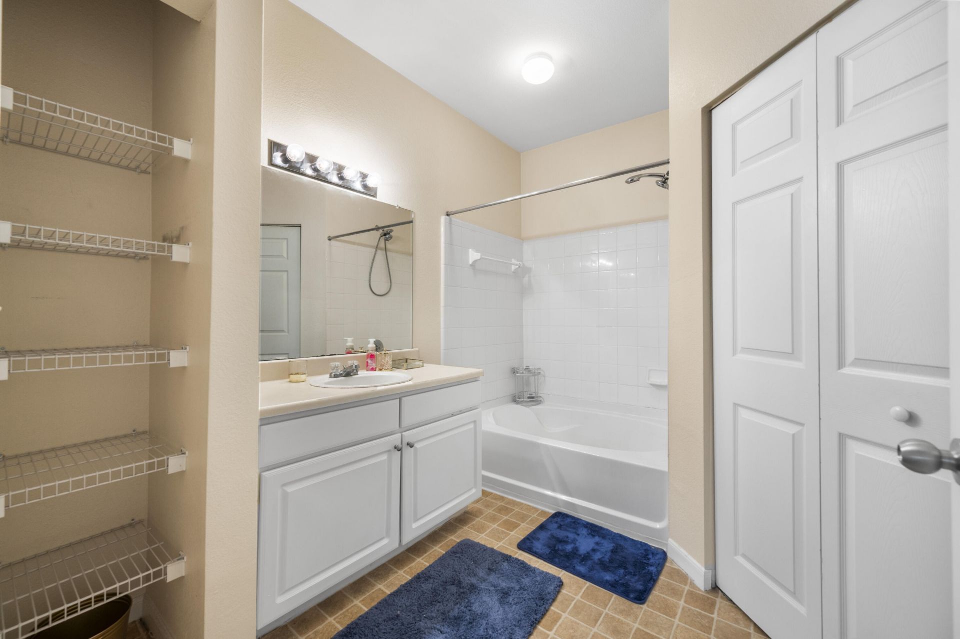 60 Fenwick Hall Alley Photo 14