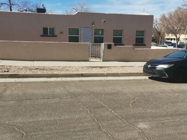 201 Pine Street SE, Albuquerque, NM 87106