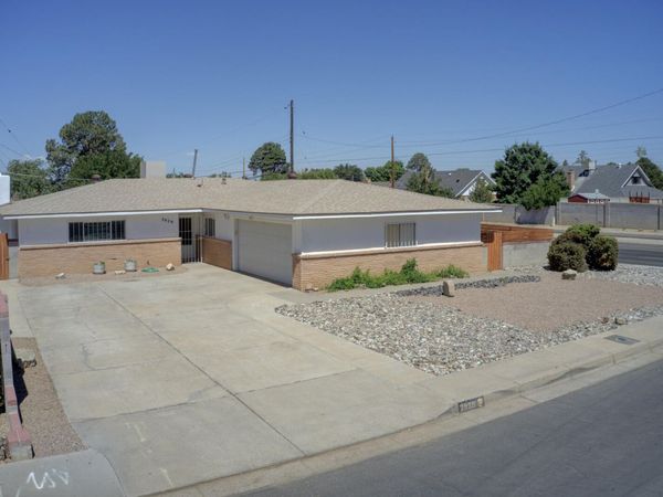 2929 Espanola Street NE, Albuquerque, NM 87110
