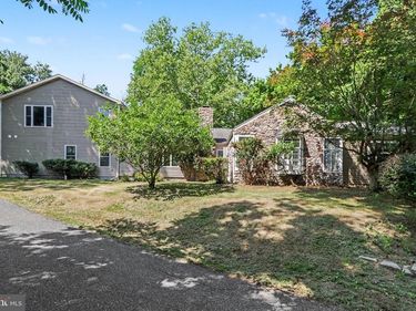 2415 PAXTON CHURCH ROAD, HARRISBURG, PA 17110