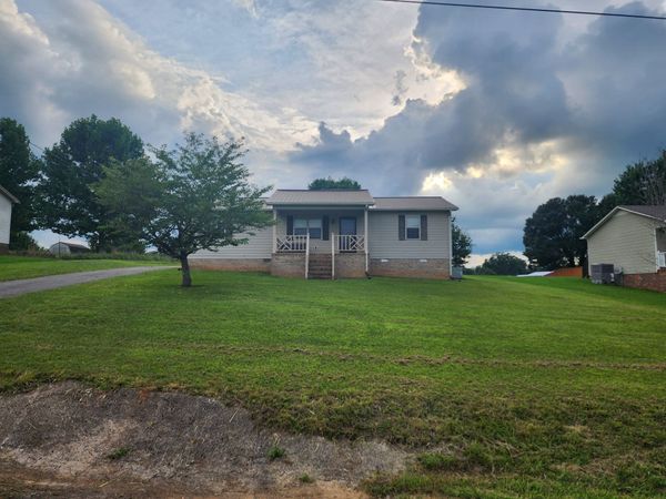 133 Sugar Creek Dr , McMinnville, TN 37110