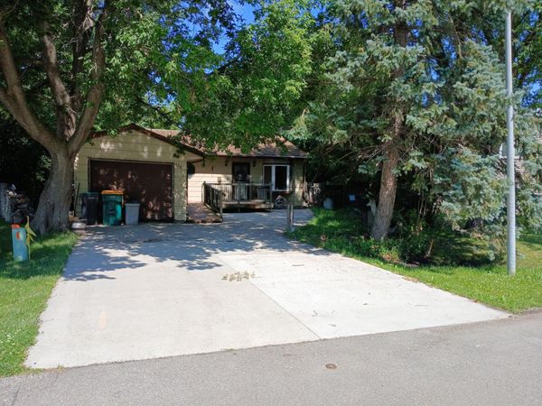 628 Willow Court, Horace, ND 58047