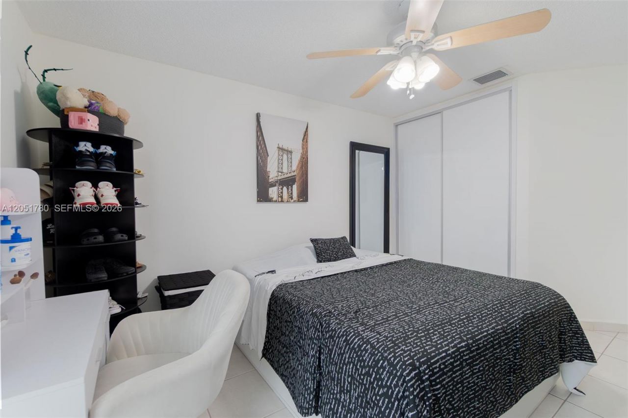 18928 NW 63rd Ct Cir, Hialeah, FL 33015 Photo
