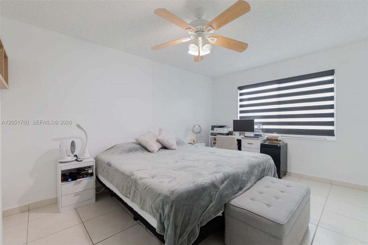 18928 NW 63rd Ct Cir, Hialeah, FL 33015 Photo