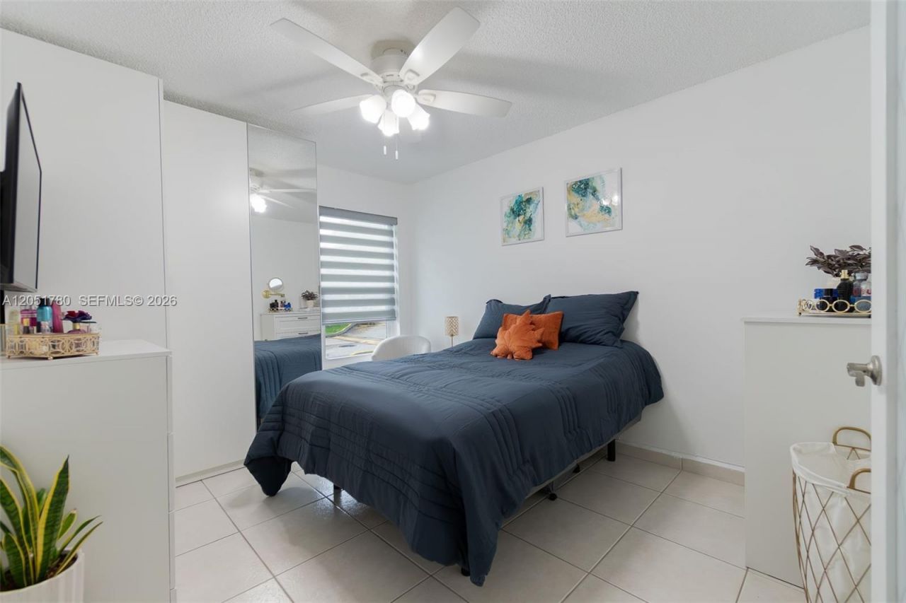 18928 NW 63rd Ct Cir, Hialeah, FL 33015 Photo