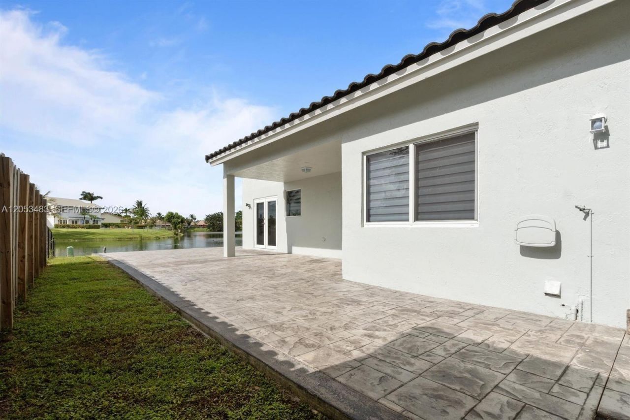 15037 Brighton Ln, Davie, FL 33331 Photo