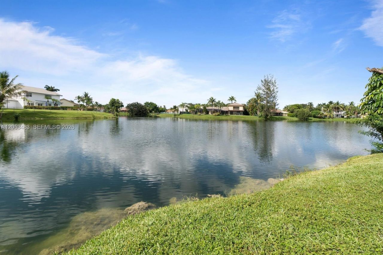 15037 Brighton Ln, Davie, FL 33331 Photo