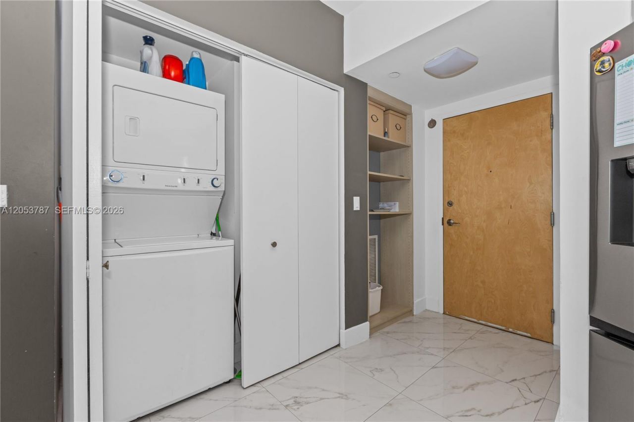 350 S Miami Ave , Unit 2102, Miami, FL 33130 Photo