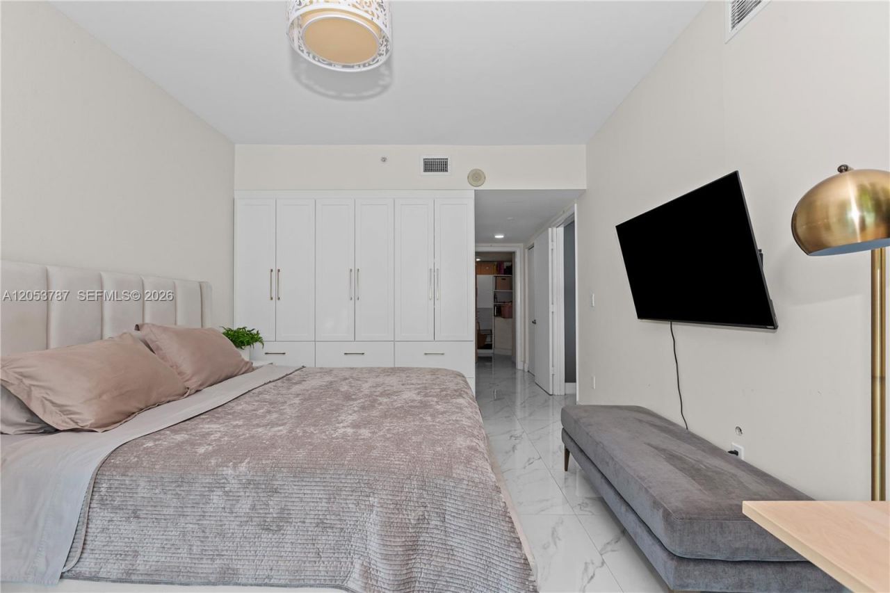 350 S Miami Ave , Unit 2102, Miami, FL 33130 Photo