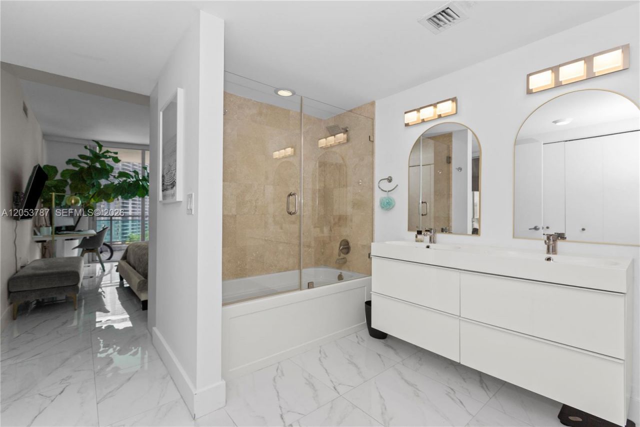 350 S Miami Ave , Unit 2102, Miami, FL 33130 Photo