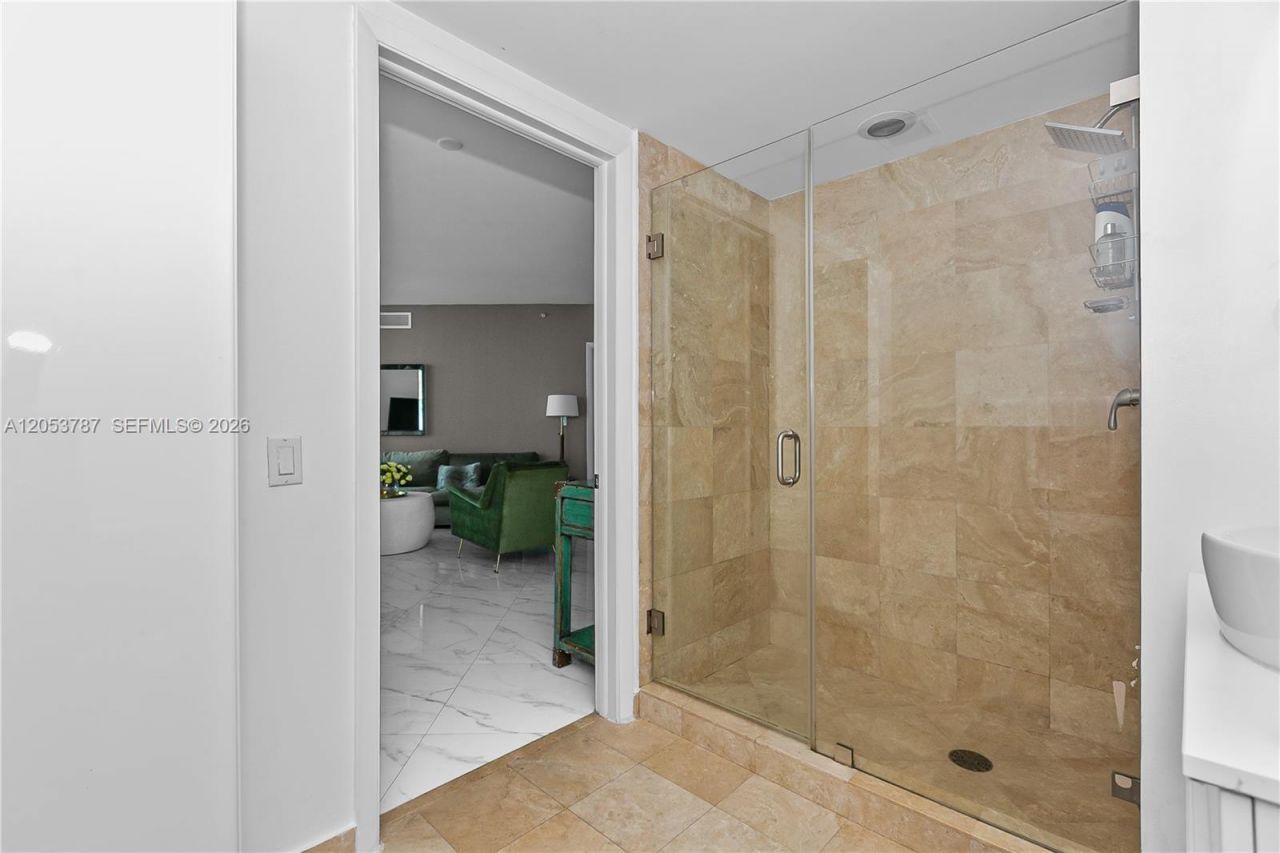 350 S Miami Ave , Unit 2102, Miami, FL 33130 Photo
