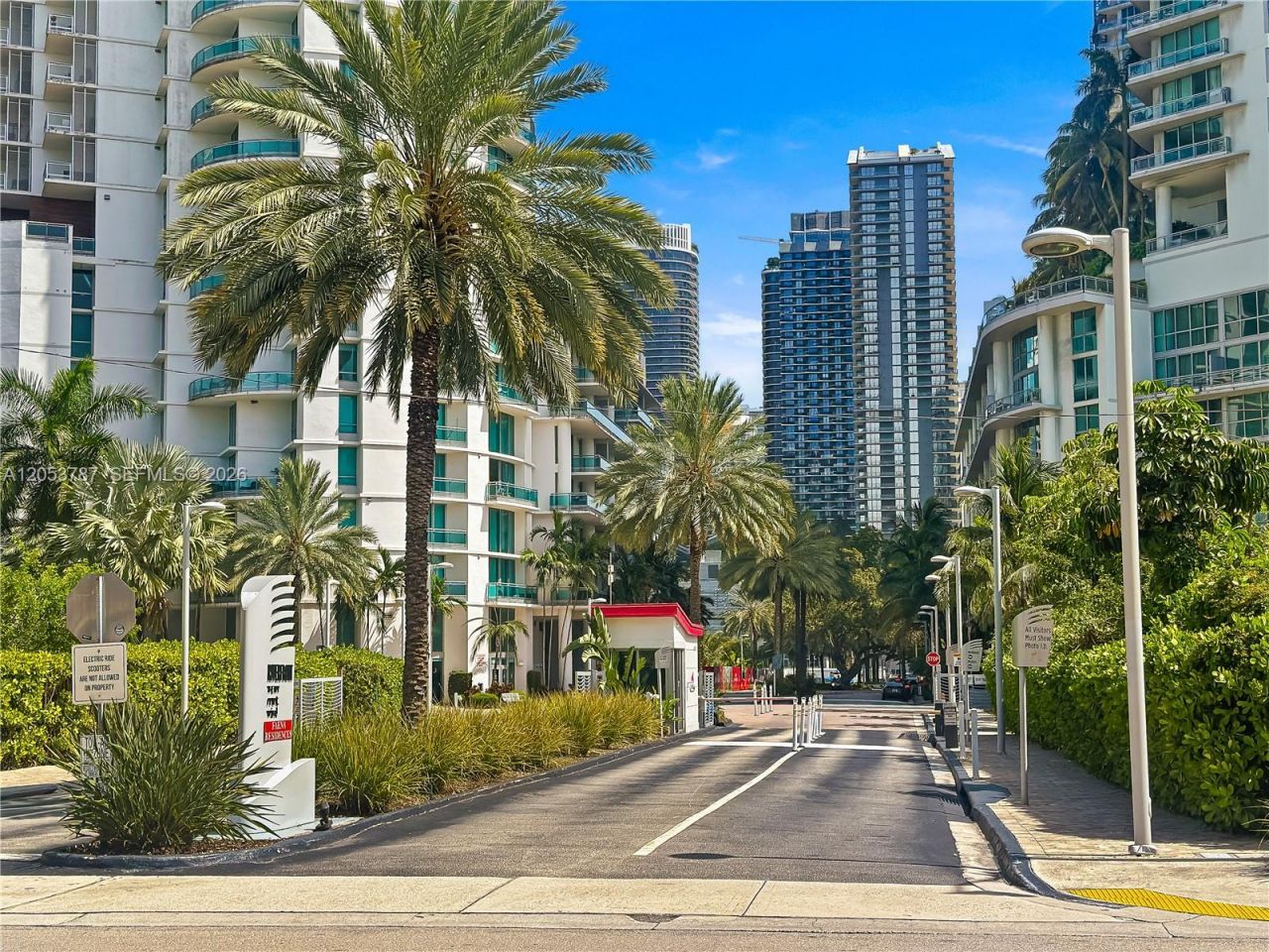 350 S Miami Ave , Unit 2102, Miami, FL 33130 Photo