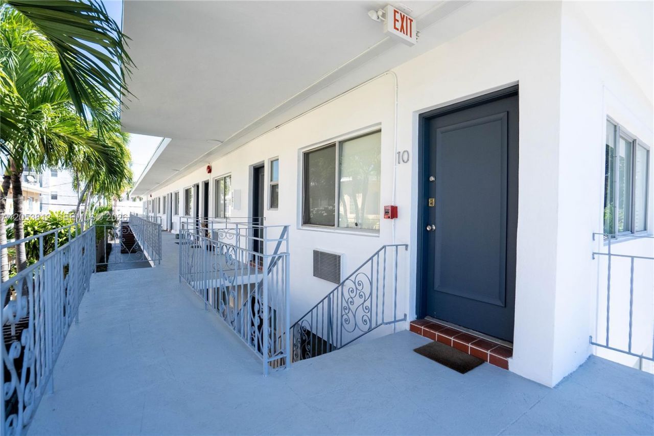 7315 Harding Ave , Unit 15, Miami Beach, FL 33141 Photo