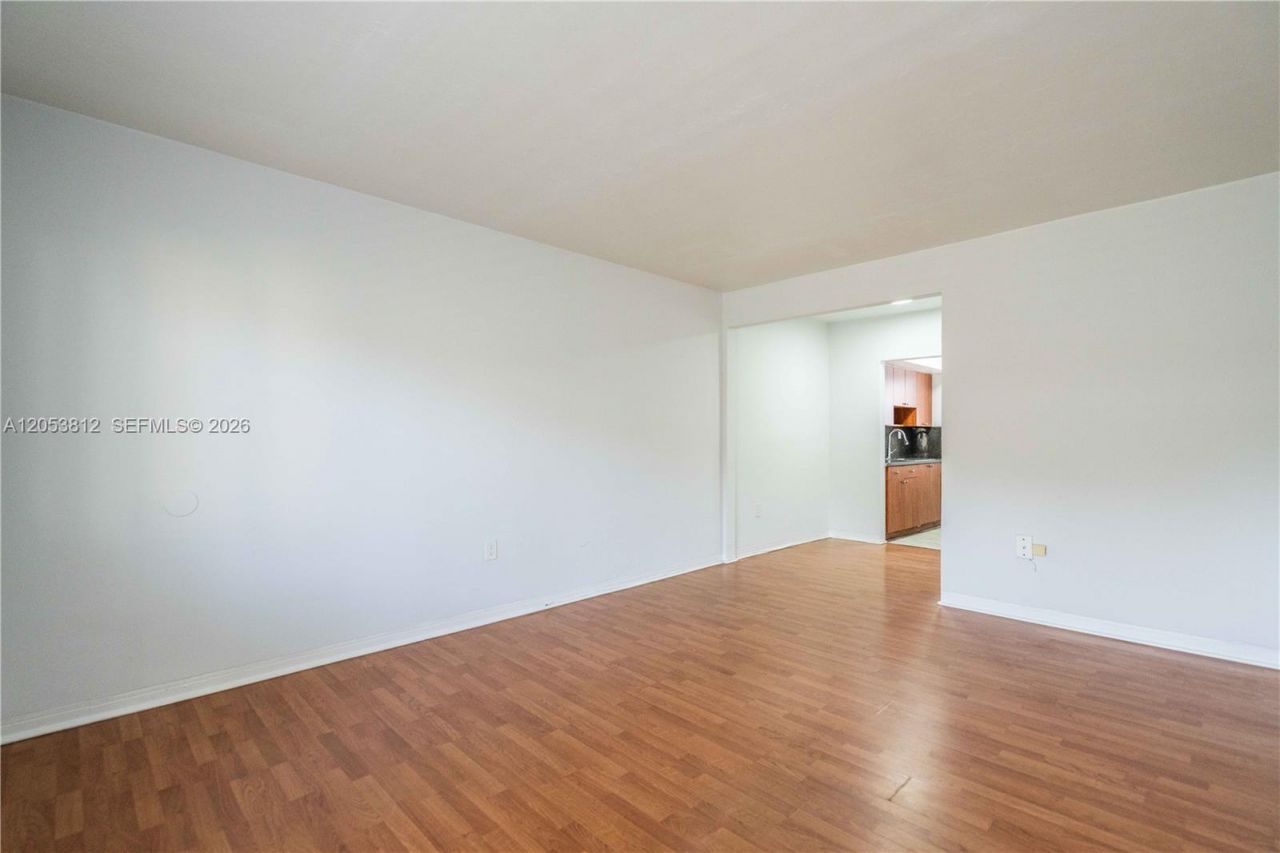7315 Harding Ave , Unit 15, Miami Beach, FL 33141 Photo