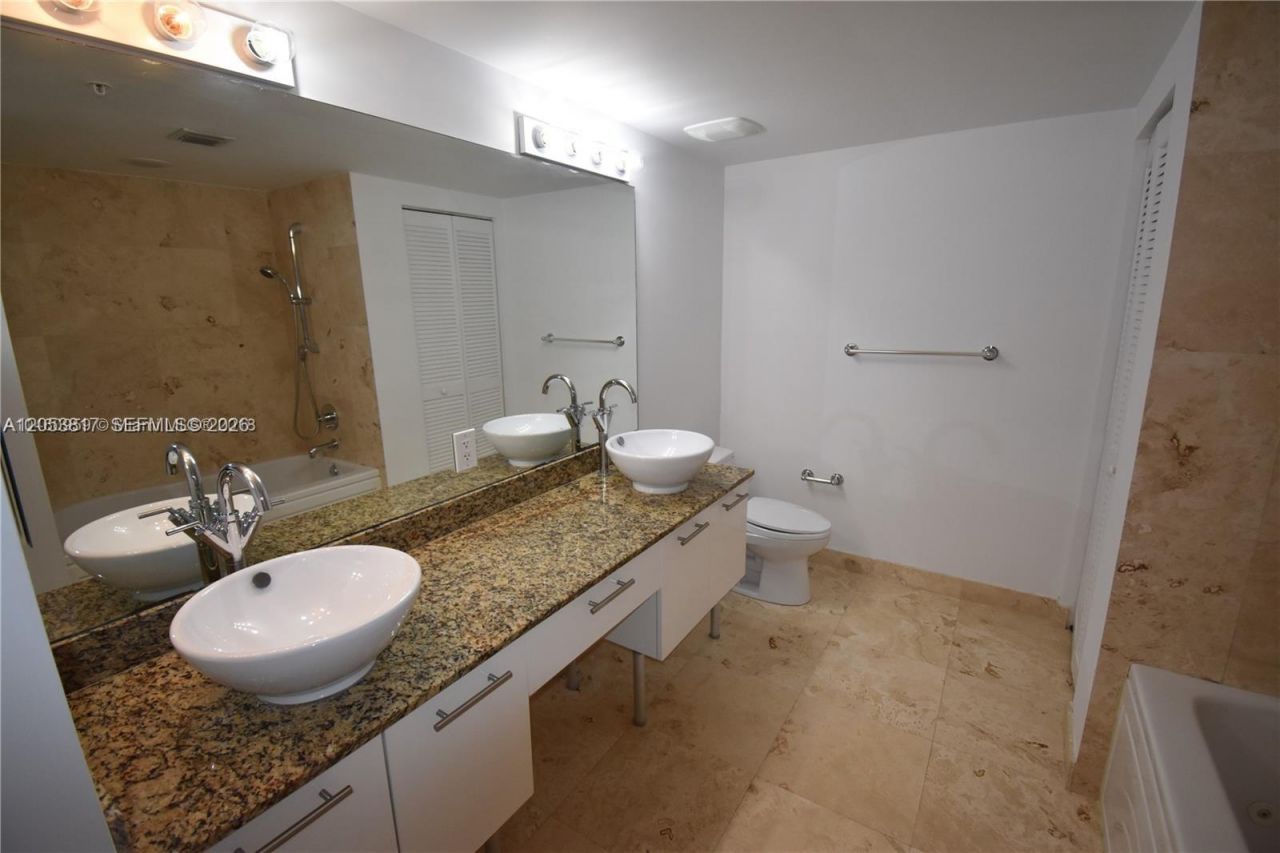 41 SE 5th St, Unit 1506, Miami, FL 33131 Photo