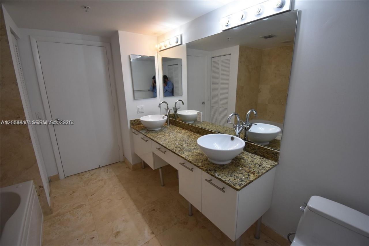 41 SE 5th St, Unit 1506, Miami, FL 33131 Photo