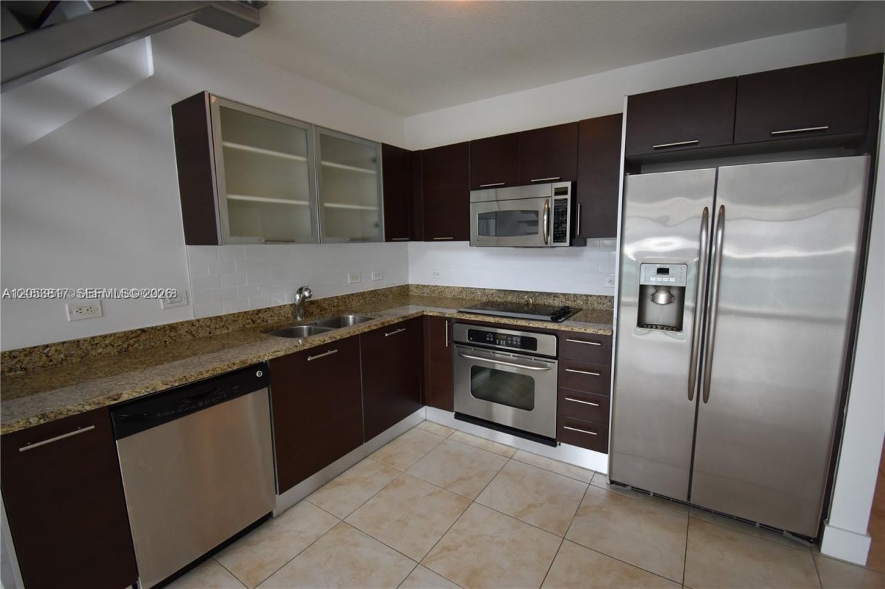 41 SE 5th St, Unit 1506, Miami, FL 33131 Photo