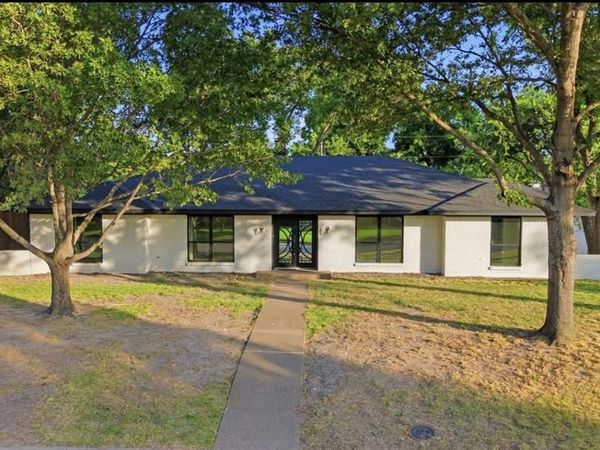 729 Surrey Circle, Grand Prairie, TX 75050